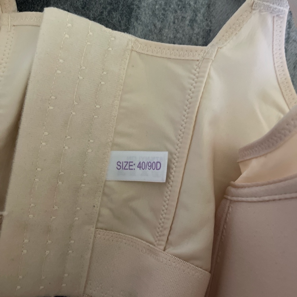 Women's Cream Push Up Bra - Picture 3 of 3